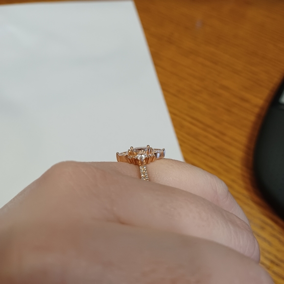 Rose gold ring - Picture 3 of 3